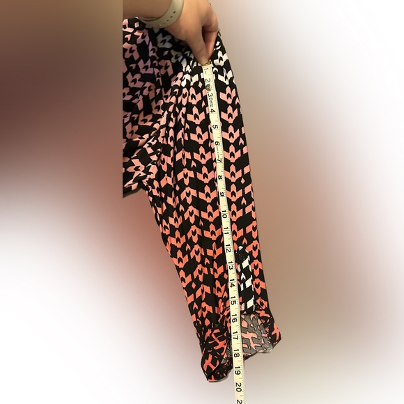 WTB4. NWOT Mixed Print Blouse | 1X - Picture 8 of 9